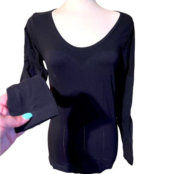 Cute mesh style work out top - Picture 1 of 5